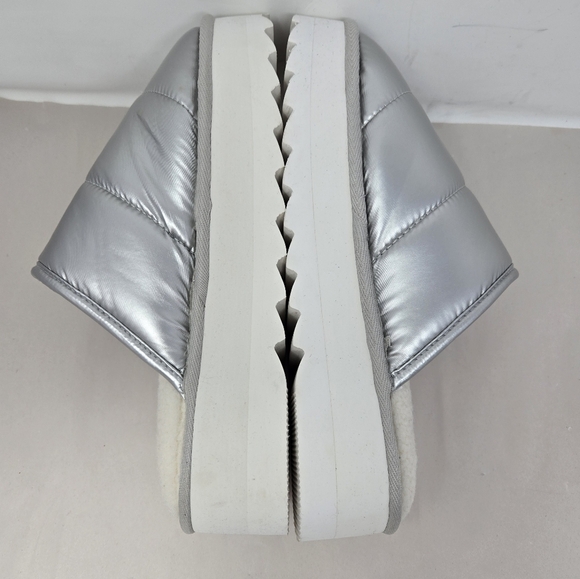 Maeve Women Puffer Platform Slippers Sz 7-8 M Silver Nylon Upper Cream Faux Fur - Picture 6 of 13